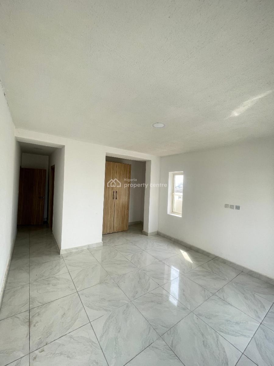 Spacious 2 Bedroom Apartment, Lekki Phase 1, Lekki, Lagos, Flat / Apartment for Rent