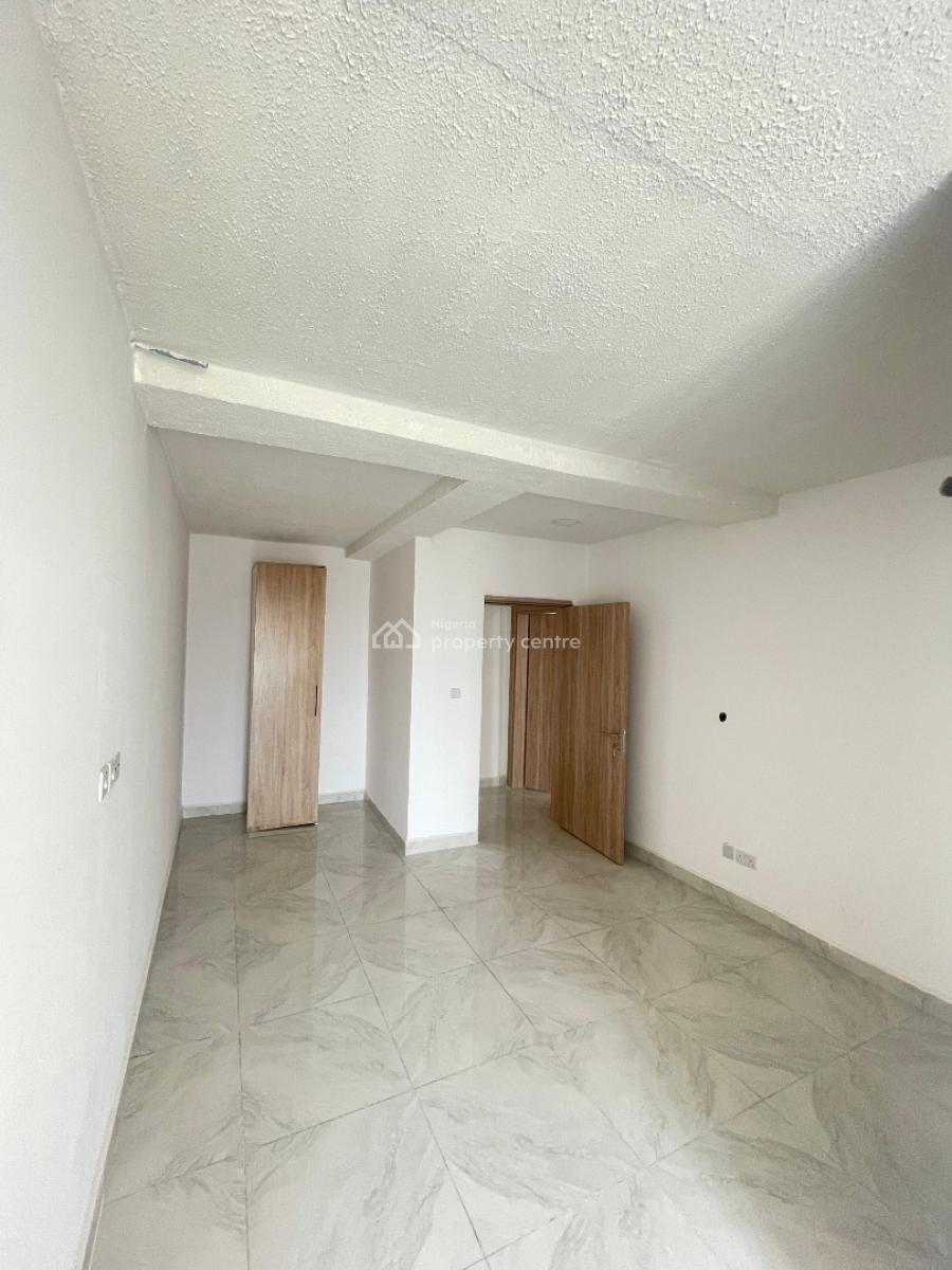 Spacious 2 Bedroom Apartment, Lekki Phase 1, Lekki, Lagos, Flat / Apartment for Rent