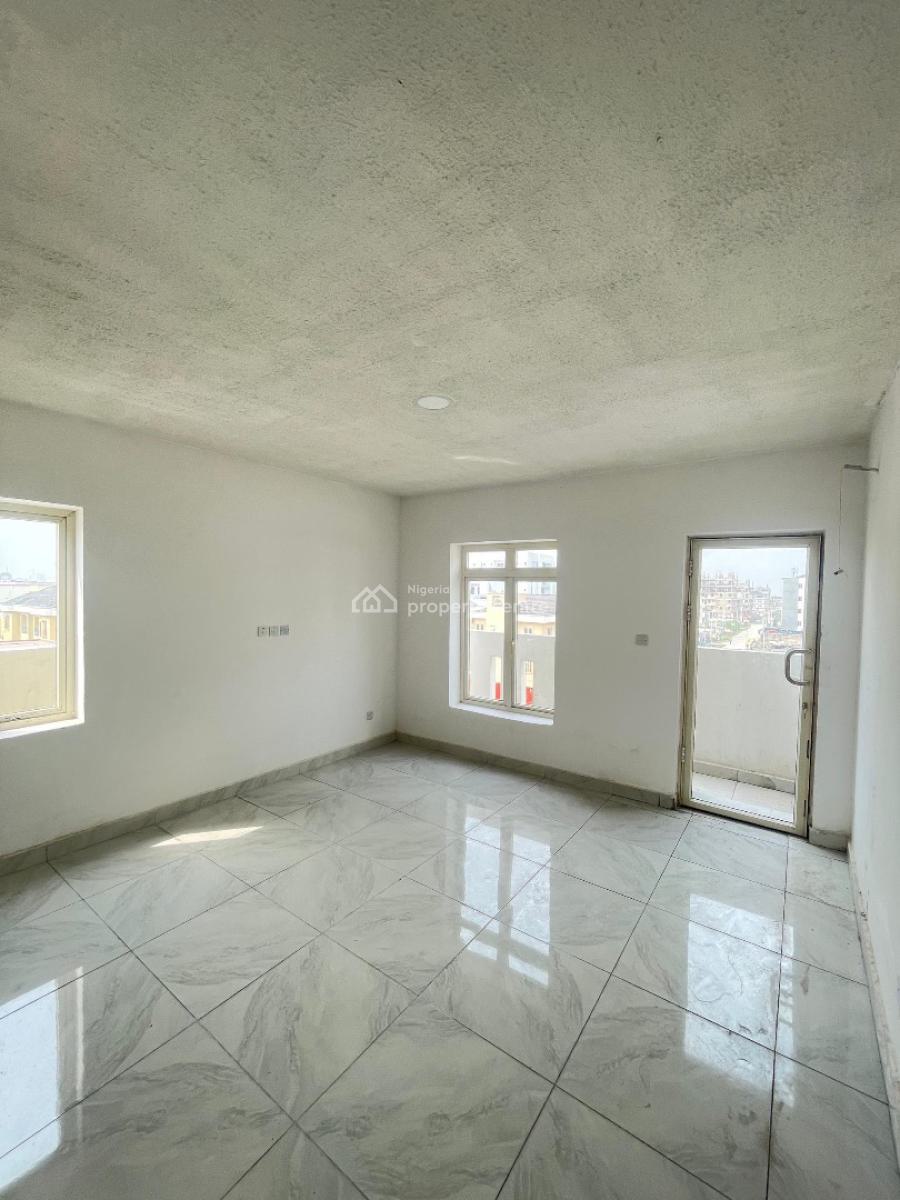 Spacious 2 Bedroom Apartment, Lekki Phase 1, Lekki, Lagos, Flat / Apartment for Rent