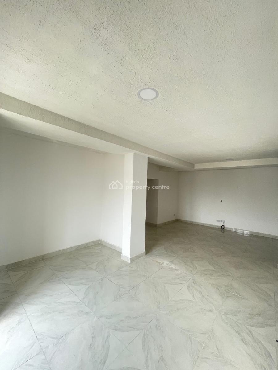 Spacious 2 Bedroom Apartment, Lekki Phase 1, Lekki, Lagos, Flat / Apartment for Rent