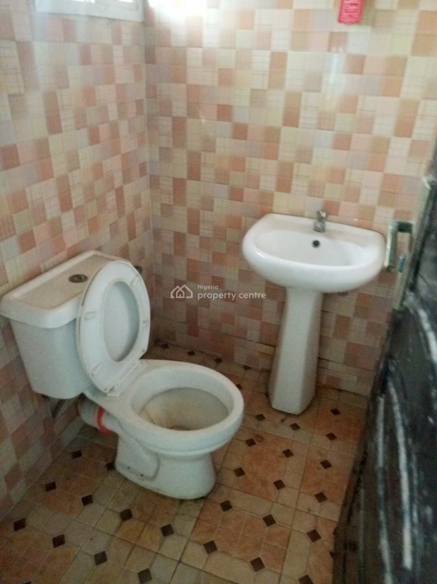 Very Spacious and Sharp 3bedroom Apartment (upstairs), Okun-ajah, Ajah Lagos, Okun-ajah, Ajah, Lagos, Flat / Apartment for Rent