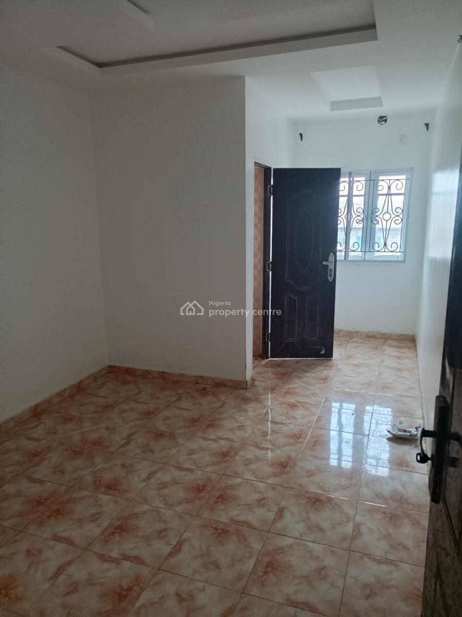 Very Spacious and Sharp 3bedroom Apartment (upstairs), Okun-ajah, Ajah Lagos, Okun-ajah, Ajah, Lagos, Flat / Apartment for Rent