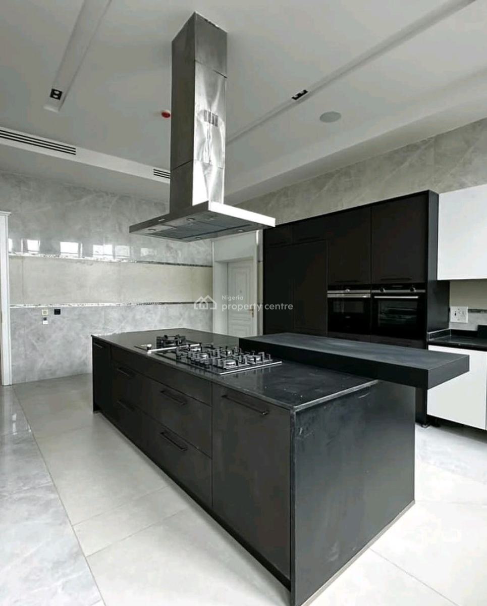 12 Bedrooms Fully Detached Mansion Property, Maitama District, Abuja, House for Sale