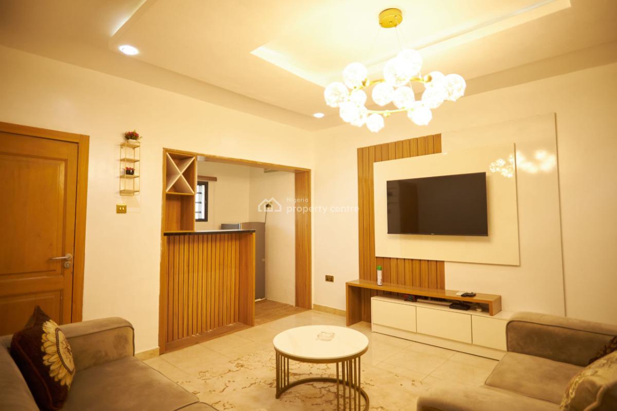 Luxury 3 Bedroom Apartment, Gra Phase 2, Magodo, Lagos, Flat / Apartment Short Let