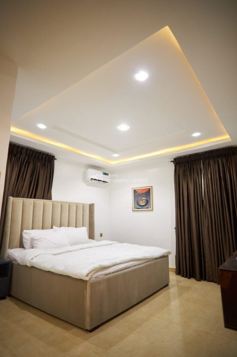 Luxury 3 Bedroom Apartment, Gra Phase 2, Magodo, Lagos, Flat / Apartment Short Let