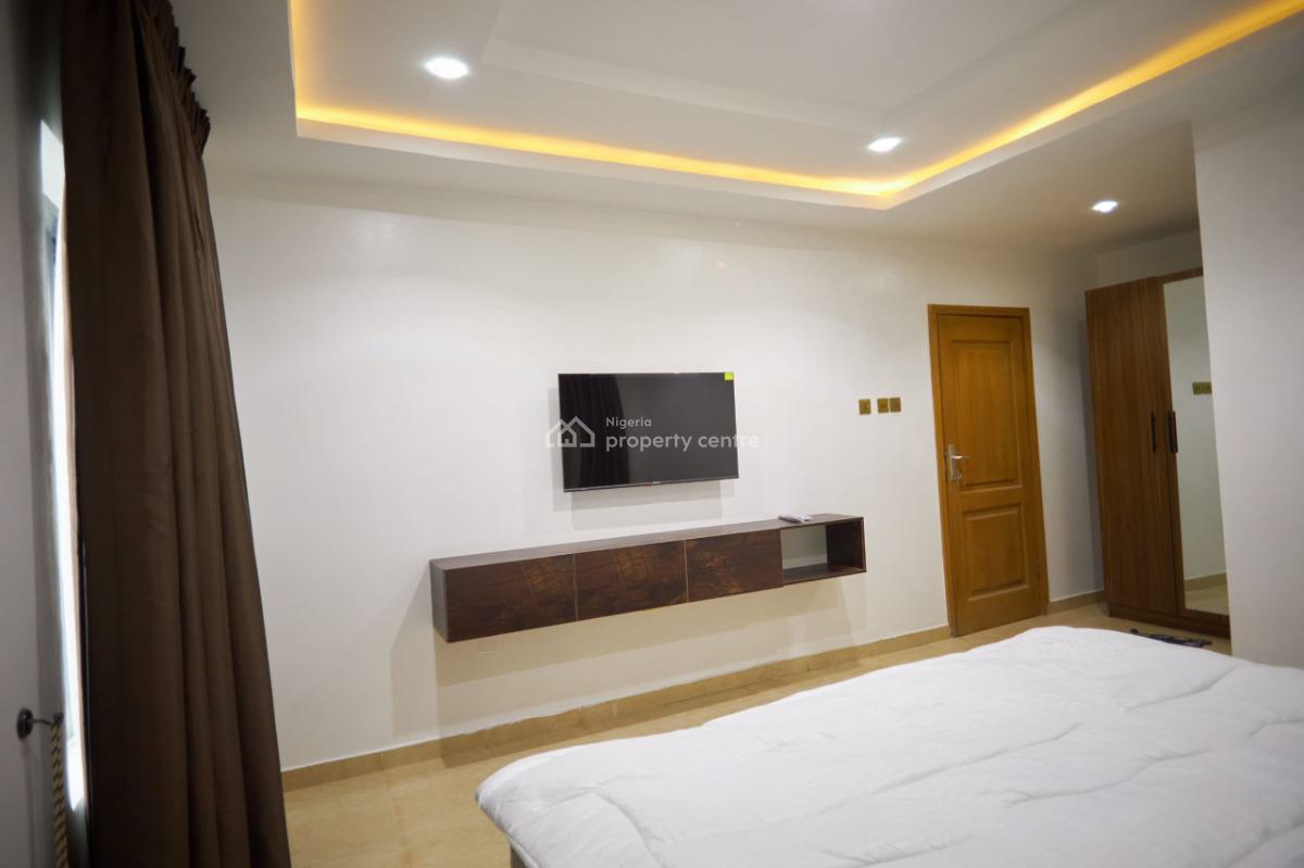 Luxury 3 Bedroom Apartment, Gra Phase 2, Magodo, Lagos, Flat / Apartment Short Let