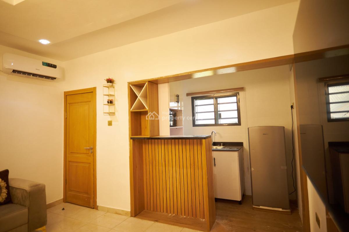 Luxury 3 Bedroom Apartment, Gra Phase 2, Magodo, Lagos, Flat / Apartment Short Let