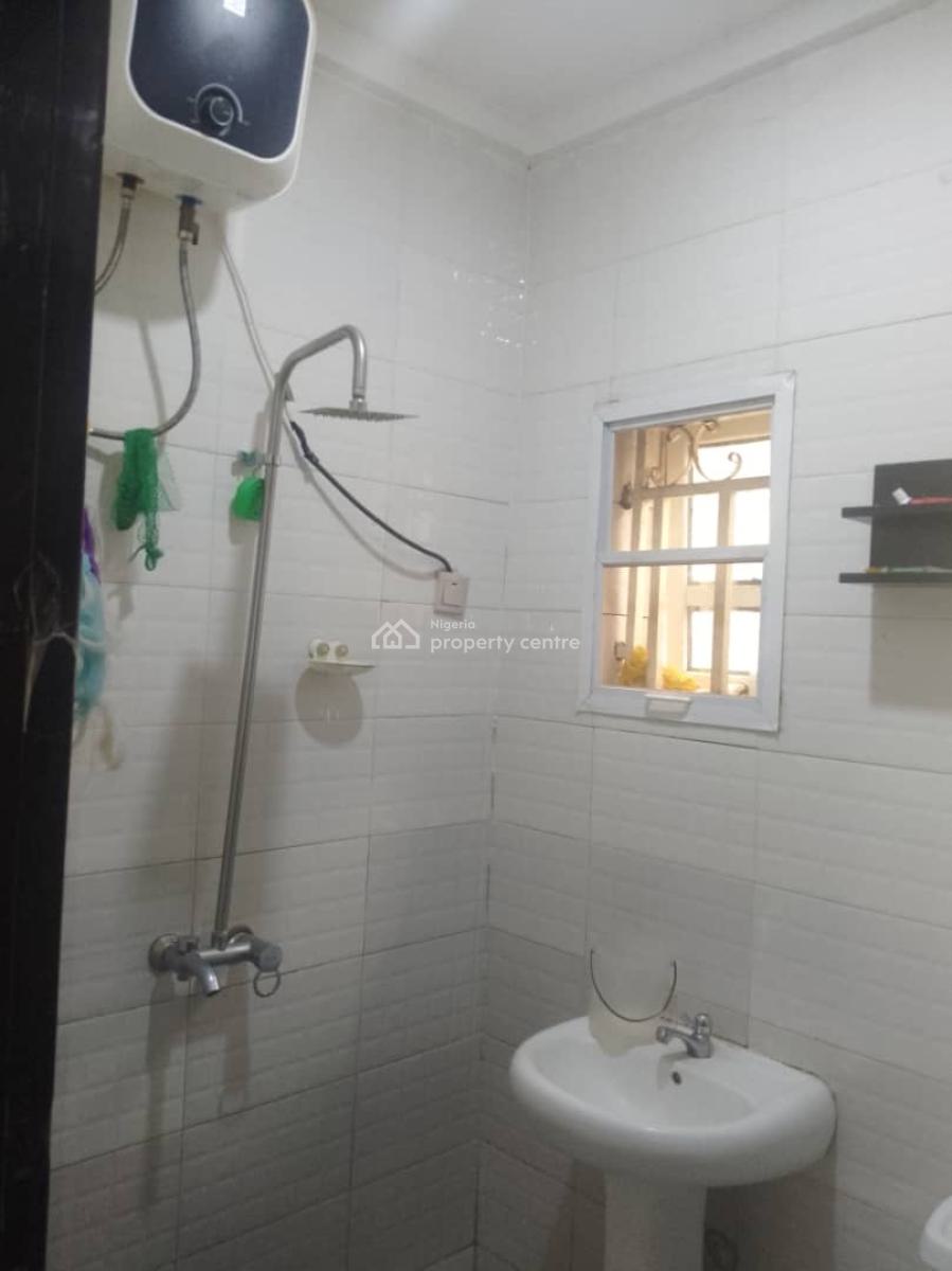 Excellent Spacious 1 Bedroom Apartment, Gwarinpa, Abuja, Flat / Apartment for Rent