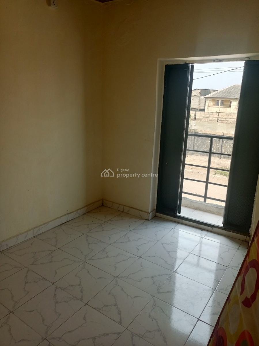 Sharp and Serene Shop (upstairs), Okun-ajah, Ajah, Lagos, Shop for Rent