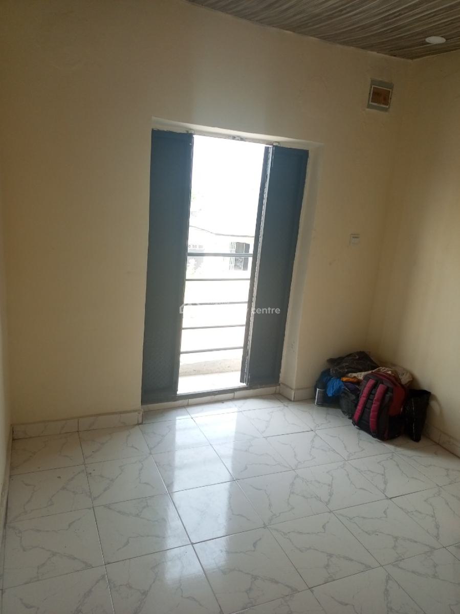 Sharp and Serene Shop (upstairs), Okun-ajah, Ajah, Lagos, Shop for Rent