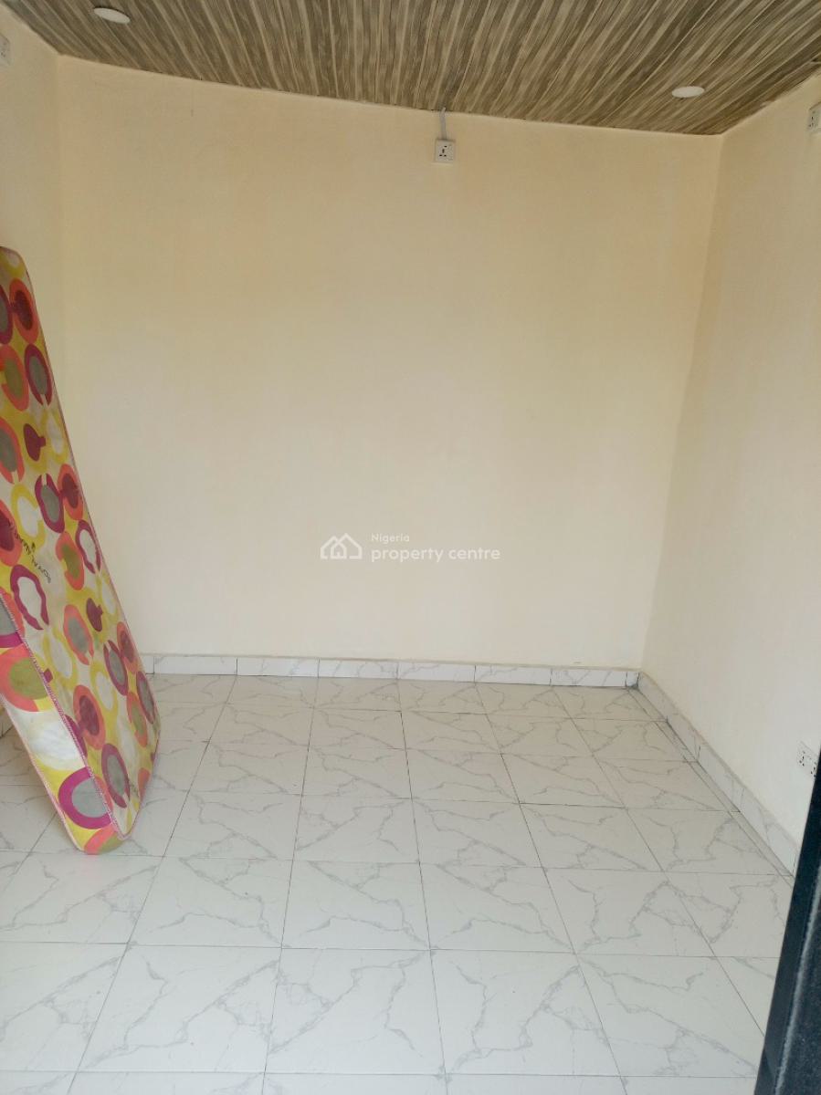 Sharp and Serene Shop (upstairs), Okun-ajah, Ajah, Lagos, Shop for Rent