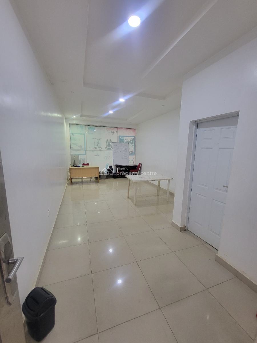 Strategic Shop/office Space, Gwarinpa, Abuja, Plaza / Complex / Mall for Rent
