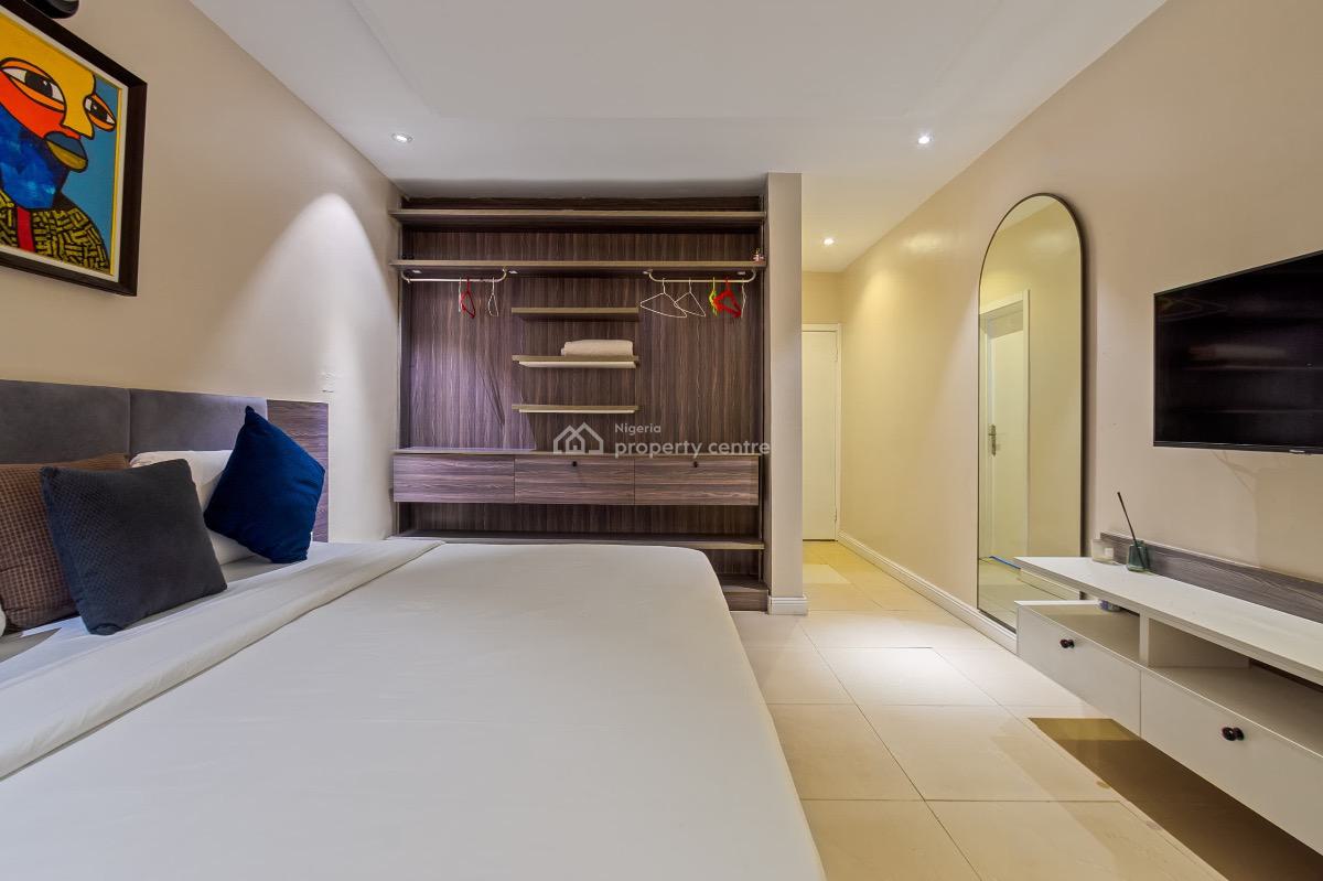 Luxury 3 Bedrooms Apartment with Bq, Swimming Pool and Gym, Lekki Phase 1, Lekki, Lagos, Flat / Apartment for Rent