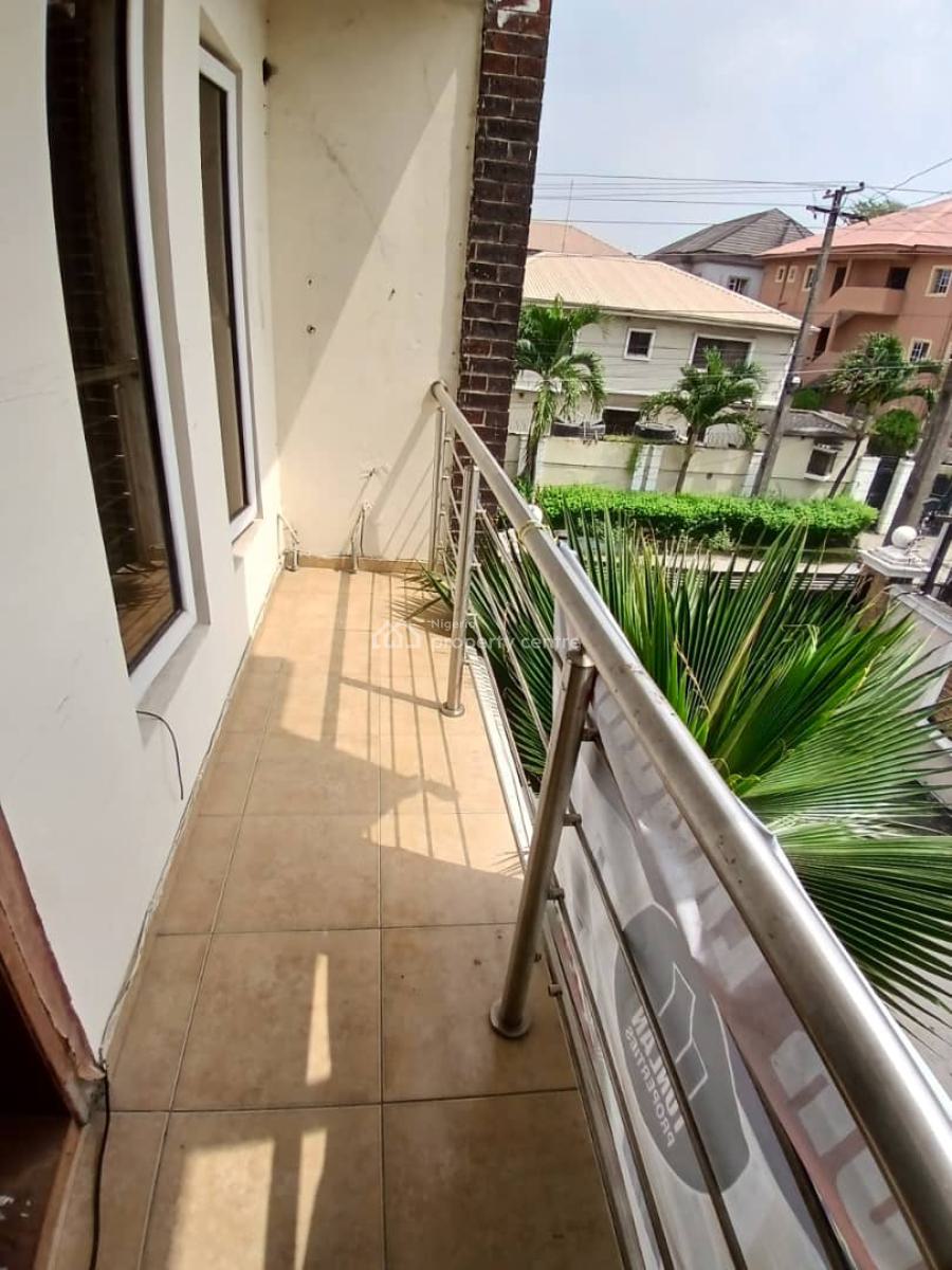 4 Bedrooms Terraced Duplex on 3 Floors with a Room Bq, Osapa, Lekki, Lagos, Terraced Duplex for Sale