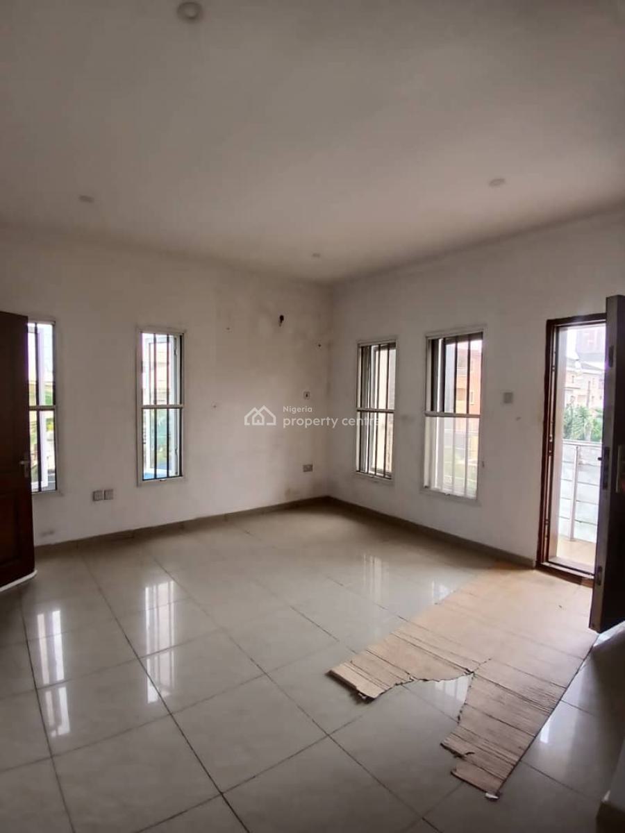 4 Bedrooms Terraced Duplex on 3 Floors with a Room Bq, Osapa, Lekki, Lagos, Terraced Duplex for Sale