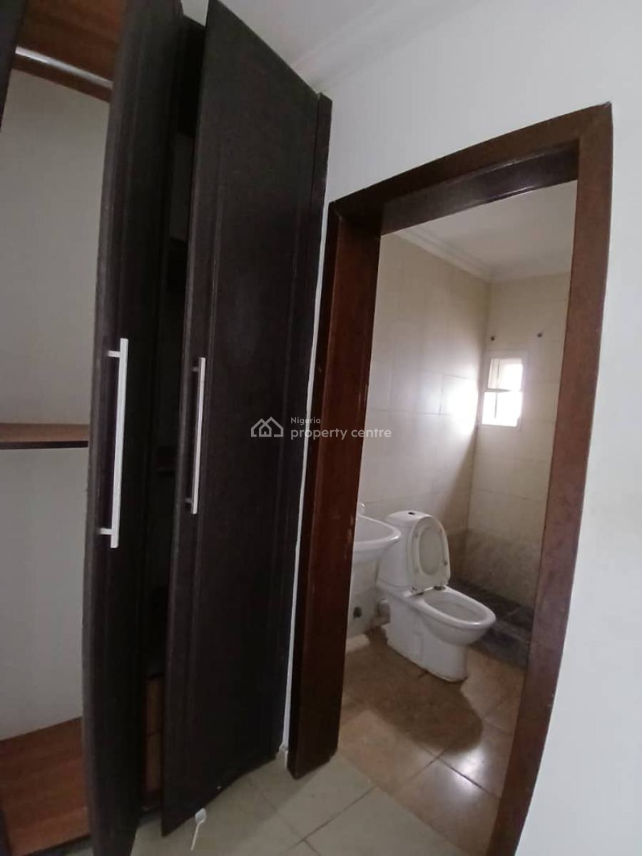 4 Bedrooms Terraced Duplex on 3 Floors with a Room Bq, Osapa, Lekki, Lagos, Terraced Duplex for Sale