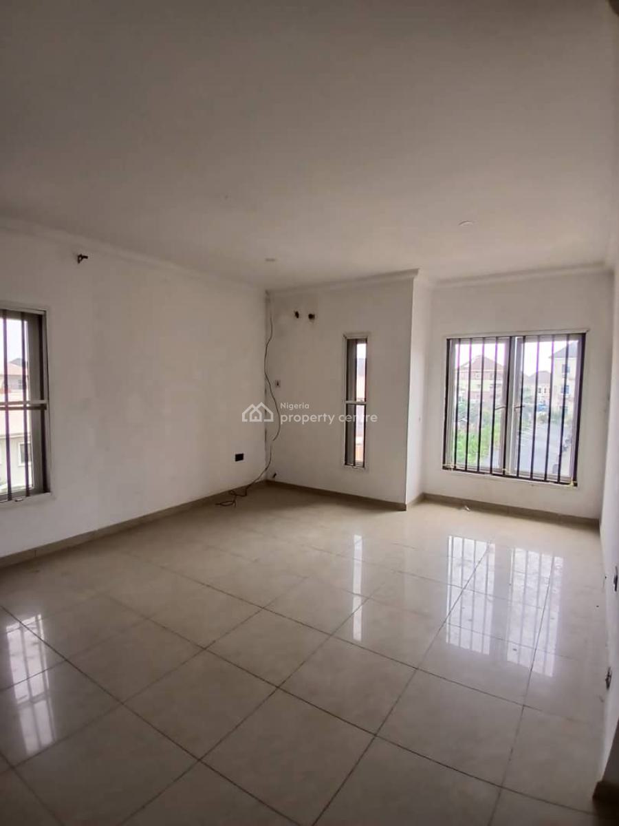 4 Bedrooms Terraced Duplex on 3 Floors with a Room Bq, Osapa, Lekki, Lagos, Terraced Duplex for Sale