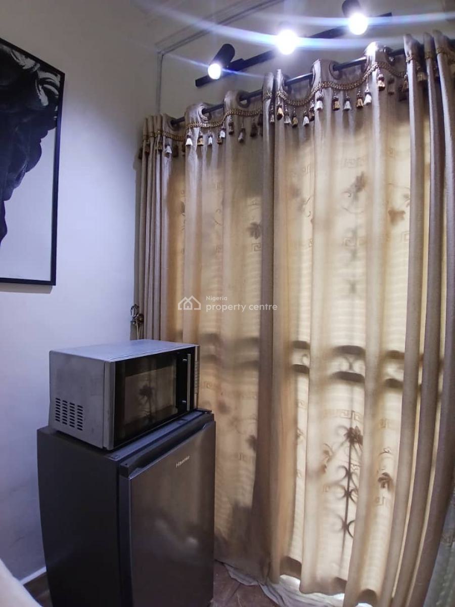 Fully Furnished & Serviced Mini Flat Apartment Downstairs with, in a Gated Estate, Osapa, Lekki, Lagos, Flat / Apartment for Rent