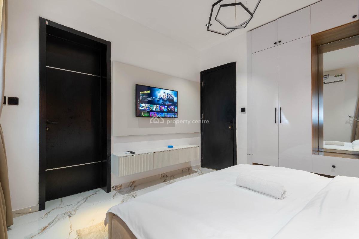 Very Big & Spacious 2bedrom with Bathtub & Gym Now Available From Toda, Lekki Phase 1, Lekki, Lagos, Flat / Apartment Short Let