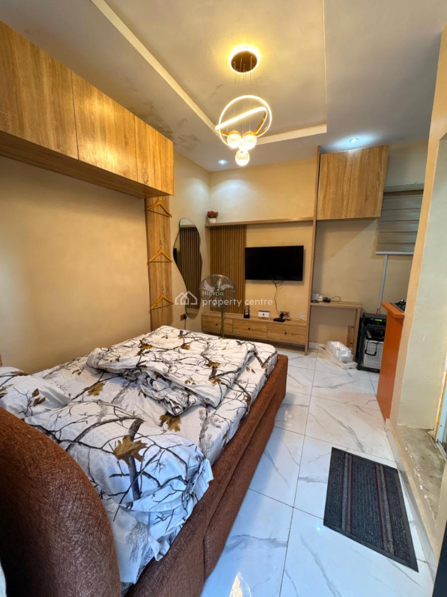 a Lovely and Serviced Studio Apartment, Off Randle Avenue, Surulere, Lagos, Self Contain (single Rooms) Short Let