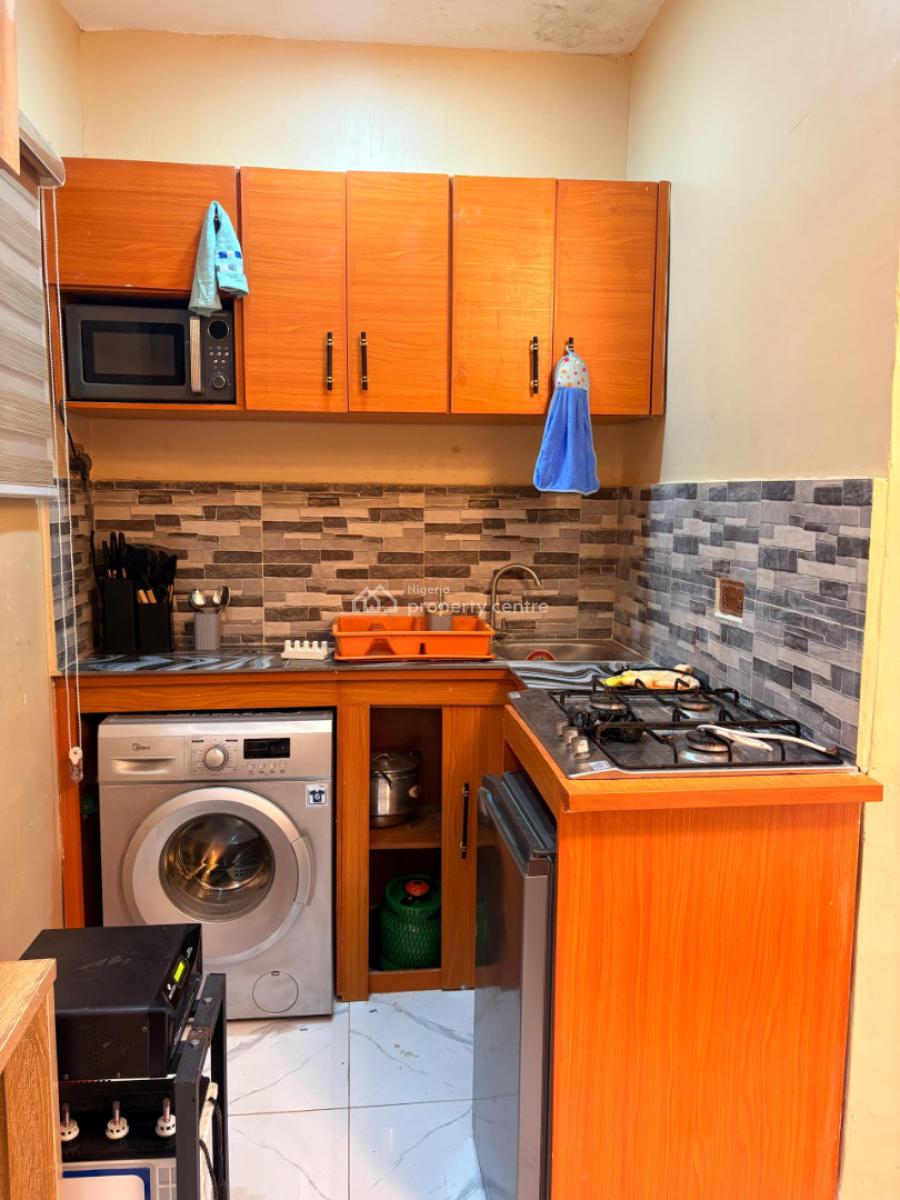 a Lovely and Serviced Studio Apartment, Off Randle Avenue, Surulere, Lagos, Self Contain (single Rooms) Short Let