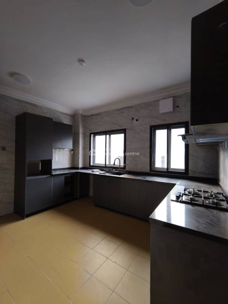 Luxury and Spacious 3 Bedrooms Apartment with Bq, Lekki Phase 1, Lekki, Lagos, Flat / Apartment for Rent