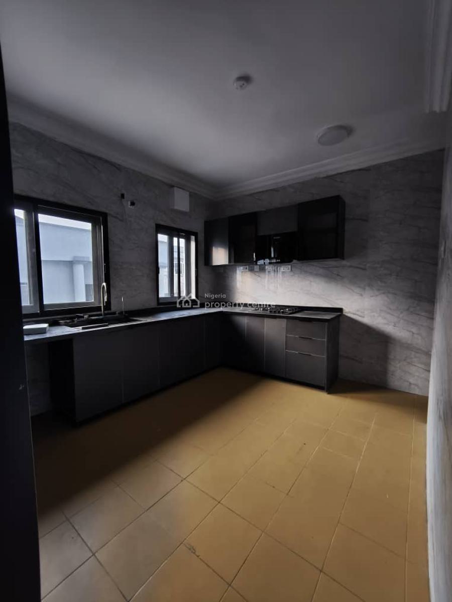 Luxury and Spacious 3 Bedrooms Apartment with Bq, Lekki Phase 1, Lekki, Lagos, Flat / Apartment for Rent