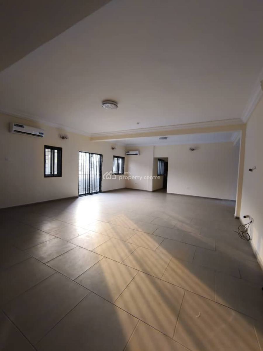 Luxury and Spacious 3 Bedrooms Apartment with Bq, Lekki Phase 1, Lekki, Lagos, Flat / Apartment for Rent