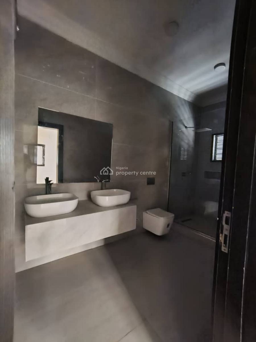 Luxury and Spacious 3 Bedrooms Apartment with Bq, Lekki Phase 1, Lekki, Lagos, Flat / Apartment for Rent