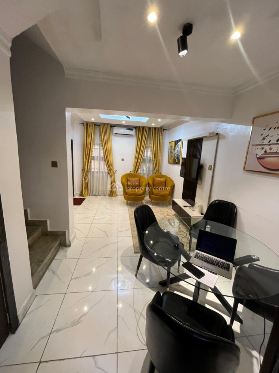 Classic and Very Neat 3br with Pool & Gym, Off Isaac John Street, Ikeja Gra, Ikeja, Lagos, Flat / Apartment Short Let