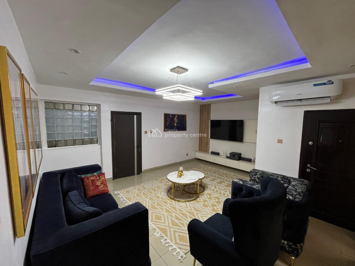 Classic and Very Neat 3br with Pool & Gym, Off Isaac John Street, Ikeja Gra, Ikeja, Lagos, Flat / Apartment Short Let