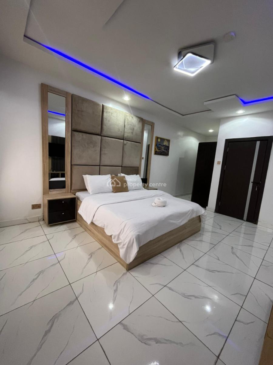 Classic and Very Neat 3br with Pool & Gym, Off Isaac John Street, Ikeja Gra, Ikeja, Lagos, Flat / Apartment Short Let