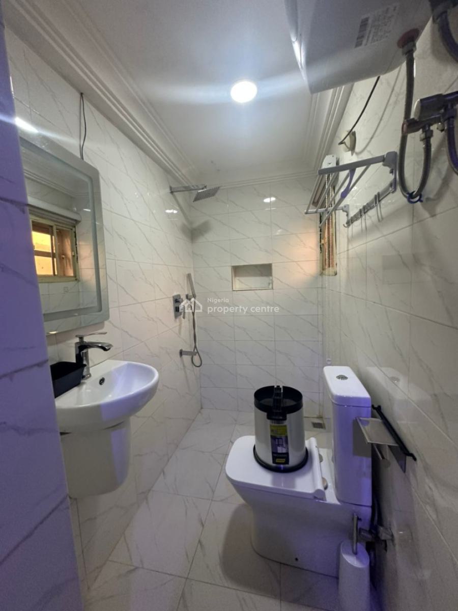 Fully Furnished 2 Bedroom Flat on Top Floor, Main, Maitama District, Abuja, Flat / Apartment for Rent