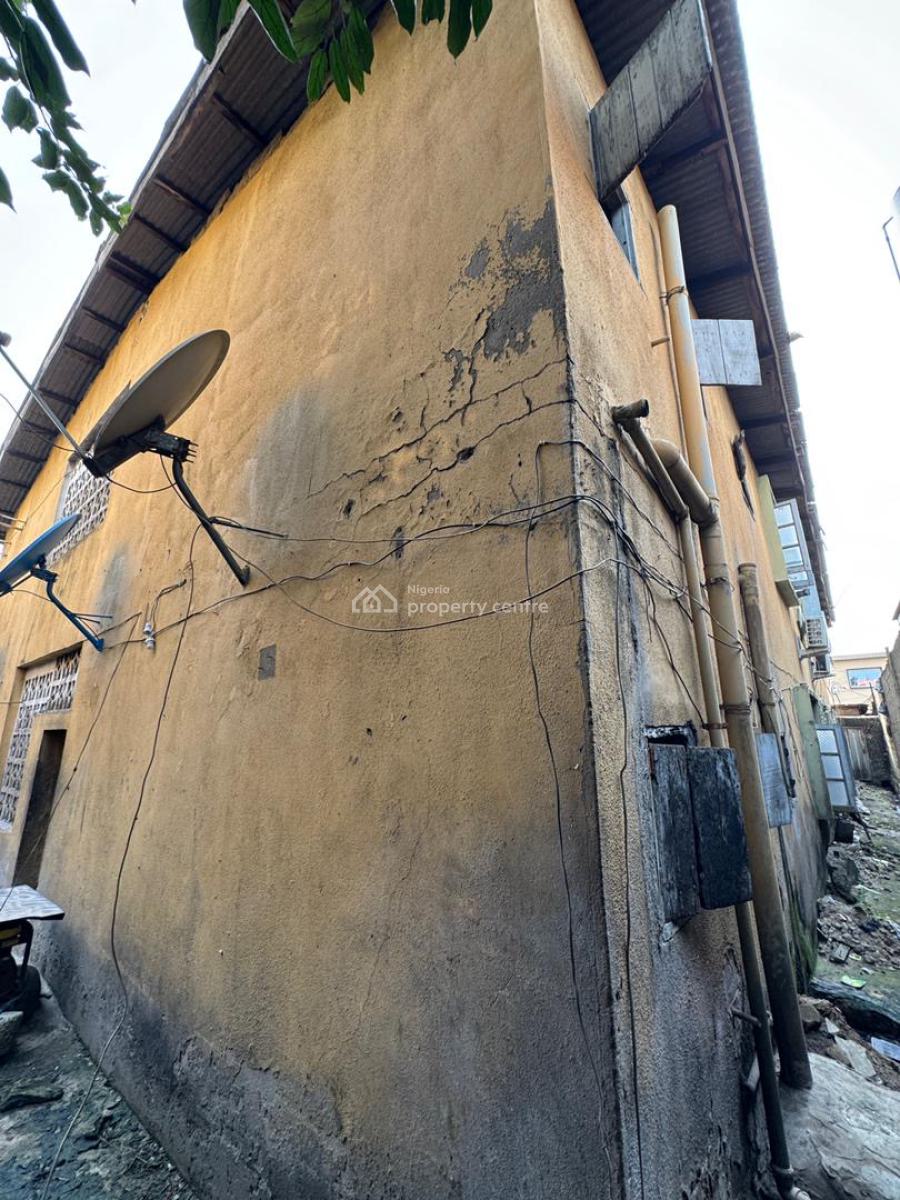 Distress 6units of 3 Bedroom Flats, Ikeja, Ikeja, Lagos, Block of Flats for Sale