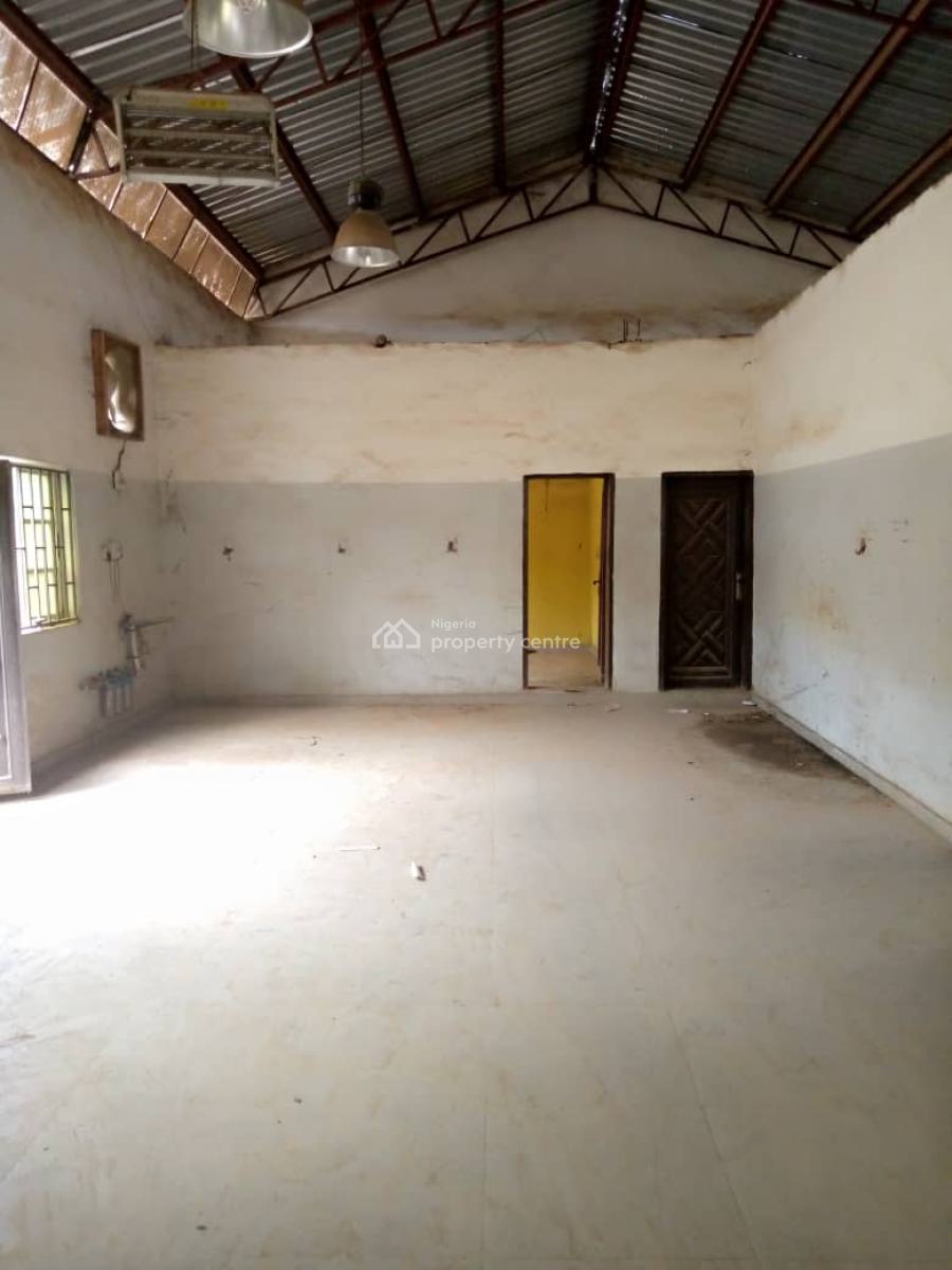 Warehouse on 485sqm, Magboro, Ogun, Warehouse for Sale