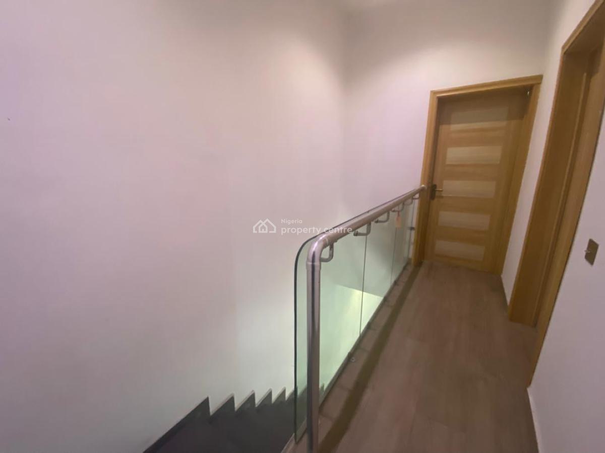 2 Bedroom Apartment, Right Hand, Lekki Phase 1, Lekki, Lagos, Flat / Apartment for Rent