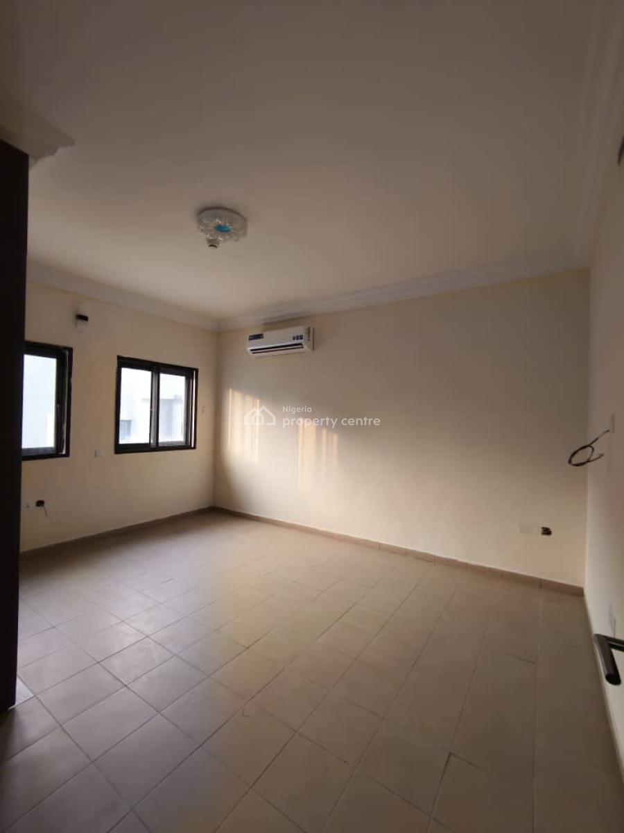Luxury and Spacious 3 Bedroom with a Spacious Bq, Swimming Pool & Gym, Off Admiralty Wau, Lekki Phase 1, Lekki, Lagos, Flat / Apartment for Rent