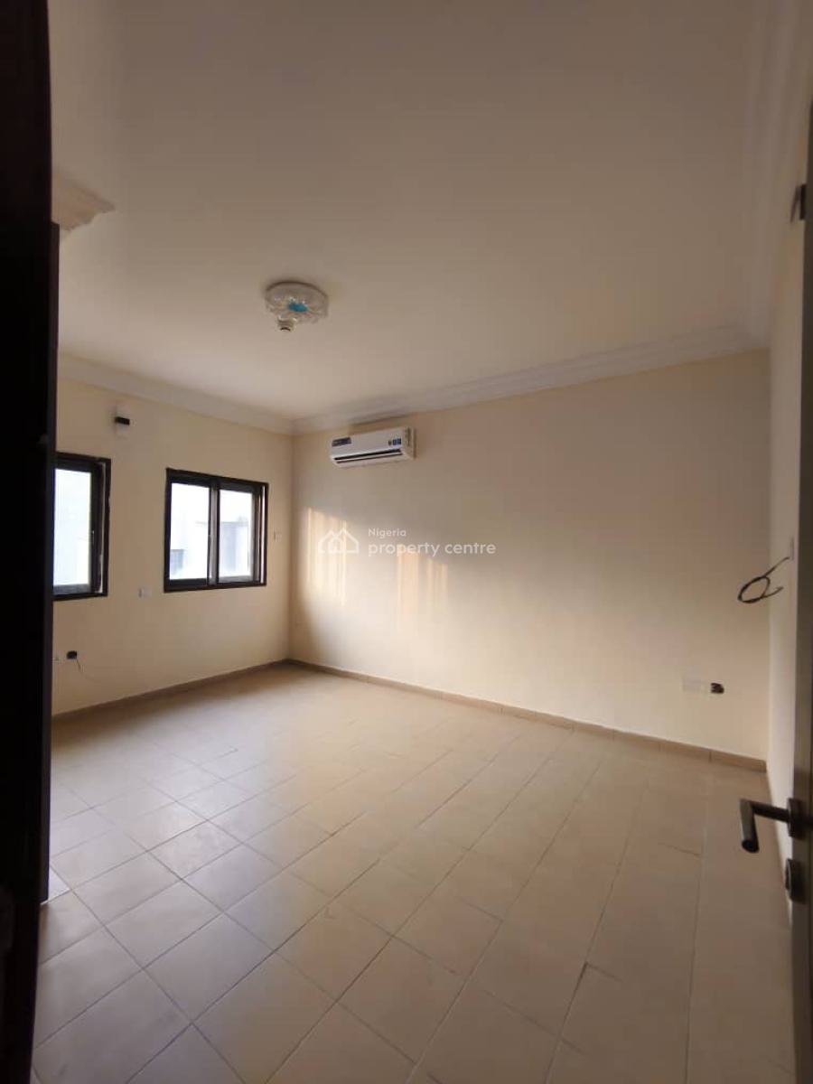 Luxury and Spacious 3 Bedroom with a Spacious Bq, Swimming Pool & Gym, Off Admiralty Wau, Lekki Phase 1, Lekki, Lagos, Flat / Apartment for Rent