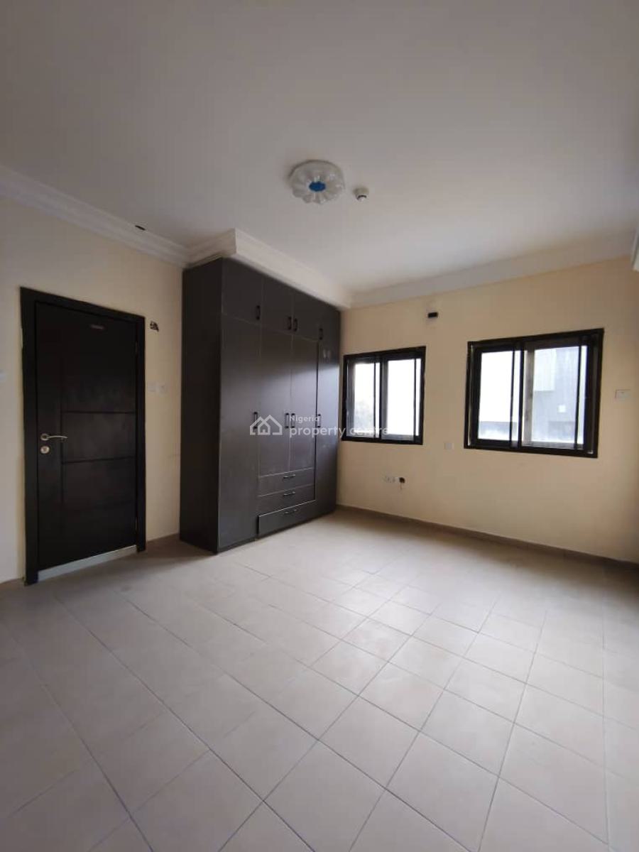 Luxury and Spacious 3 Bedroom with a Spacious Bq, Swimming Pool & Gym, Off Admiralty Wau, Lekki Phase 1, Lekki, Lagos, Flat / Apartment for Rent