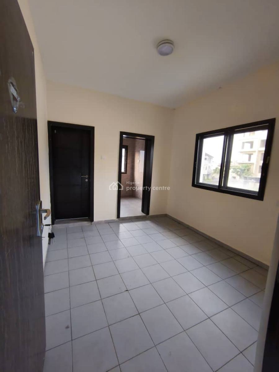 Luxury and Spacious 3 Bedroom with a Spacious Bq, Swimming Pool & Gym, Off Admiralty Wau, Lekki Phase 1, Lekki, Lagos, Flat / Apartment for Rent
