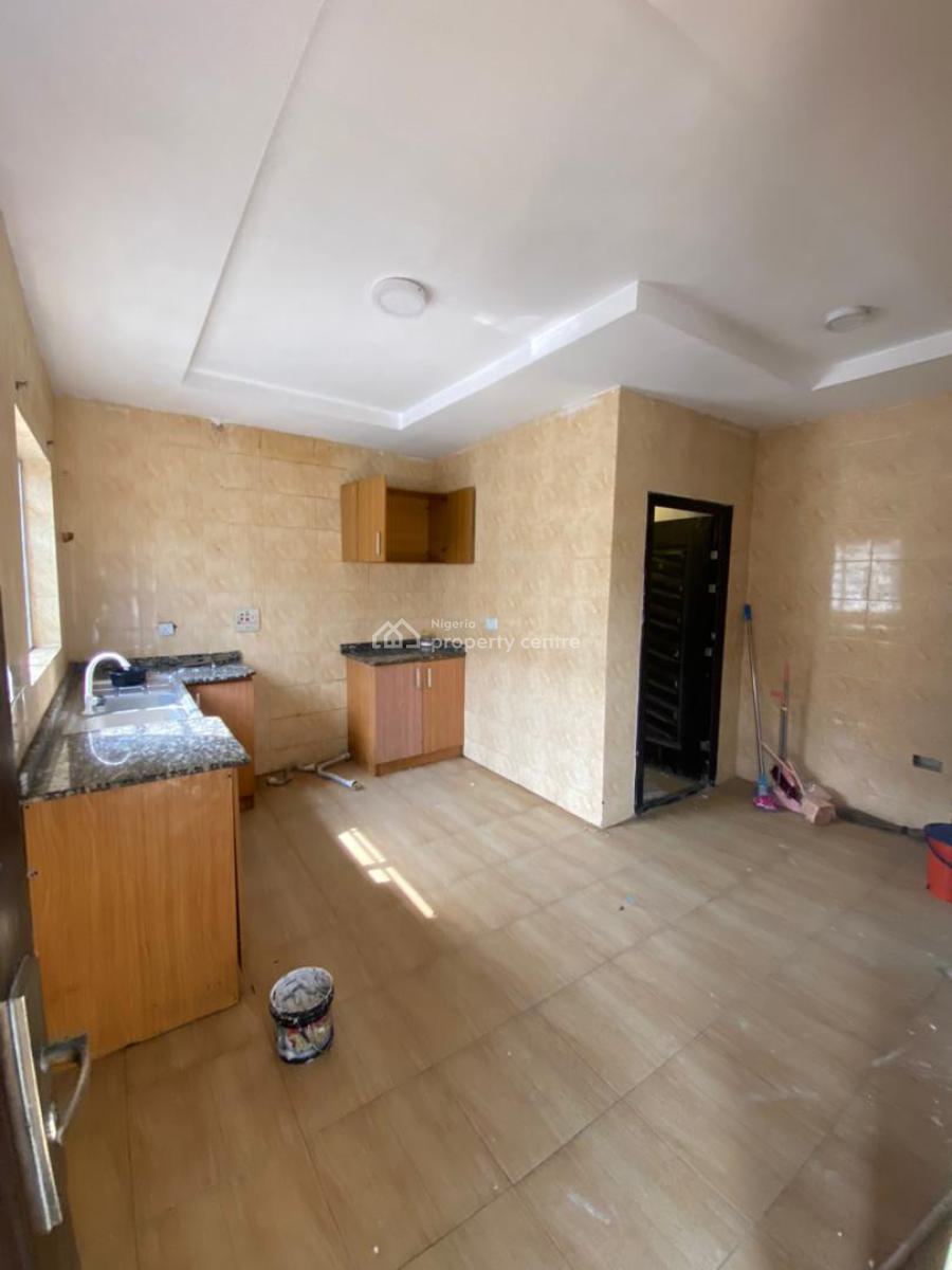 Standard 3 Bedroom Apartment Upstairs, Peaceland Ogombo, Ajah, Lagos, Flat / Apartment for Rent