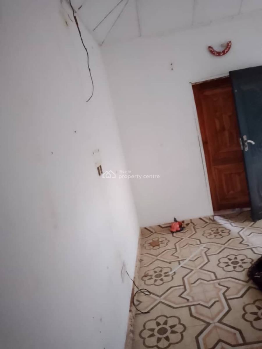 a Clean Room and Parlor Self Contain, Lucky Fiber Road, Ikorodu, Lagos, Flat / Apartment for Rent