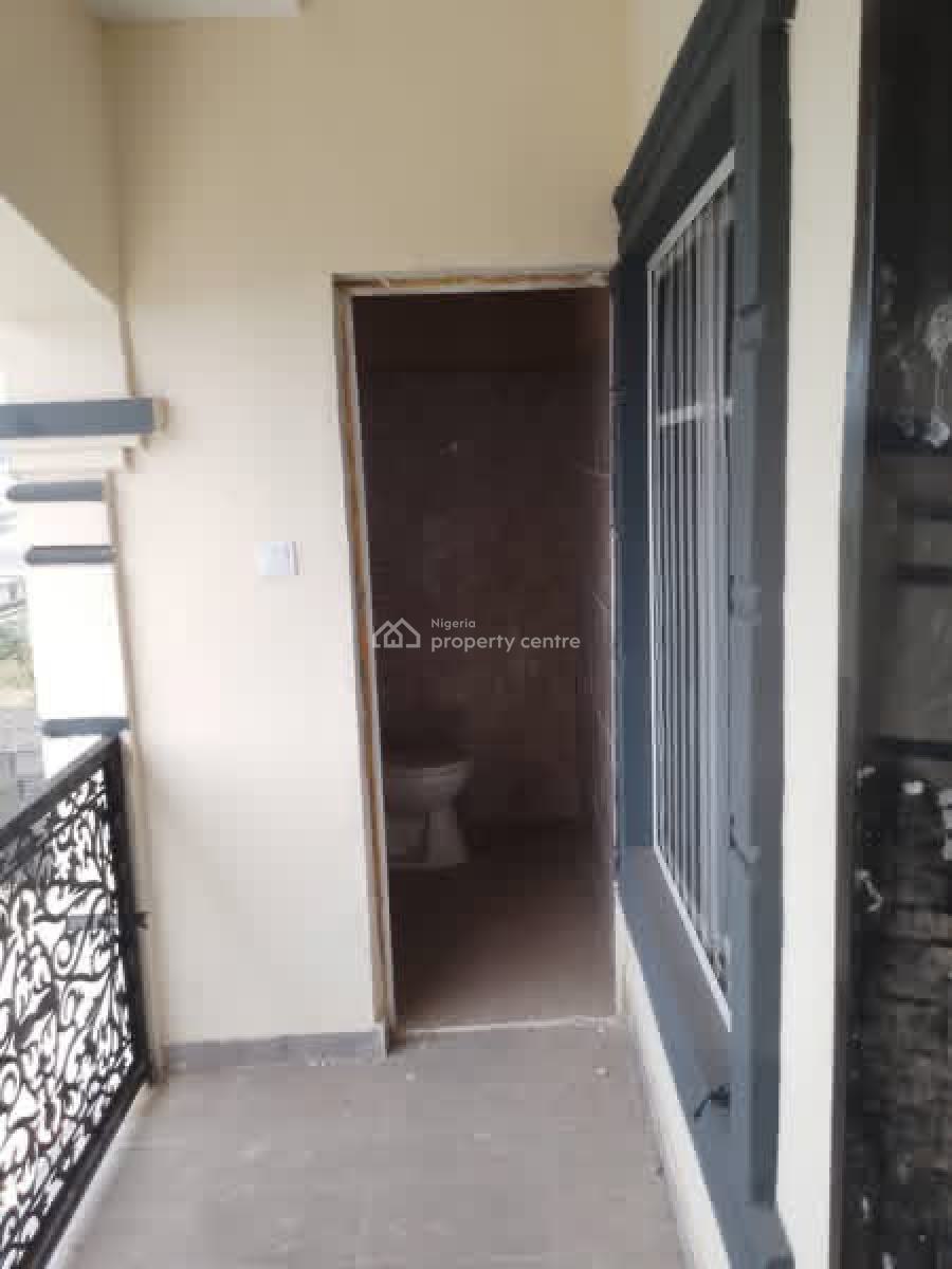 Room and Parlor Pop, Odoguyan Road, Ikorodu, Lagos, Flat / Apartment for Rent