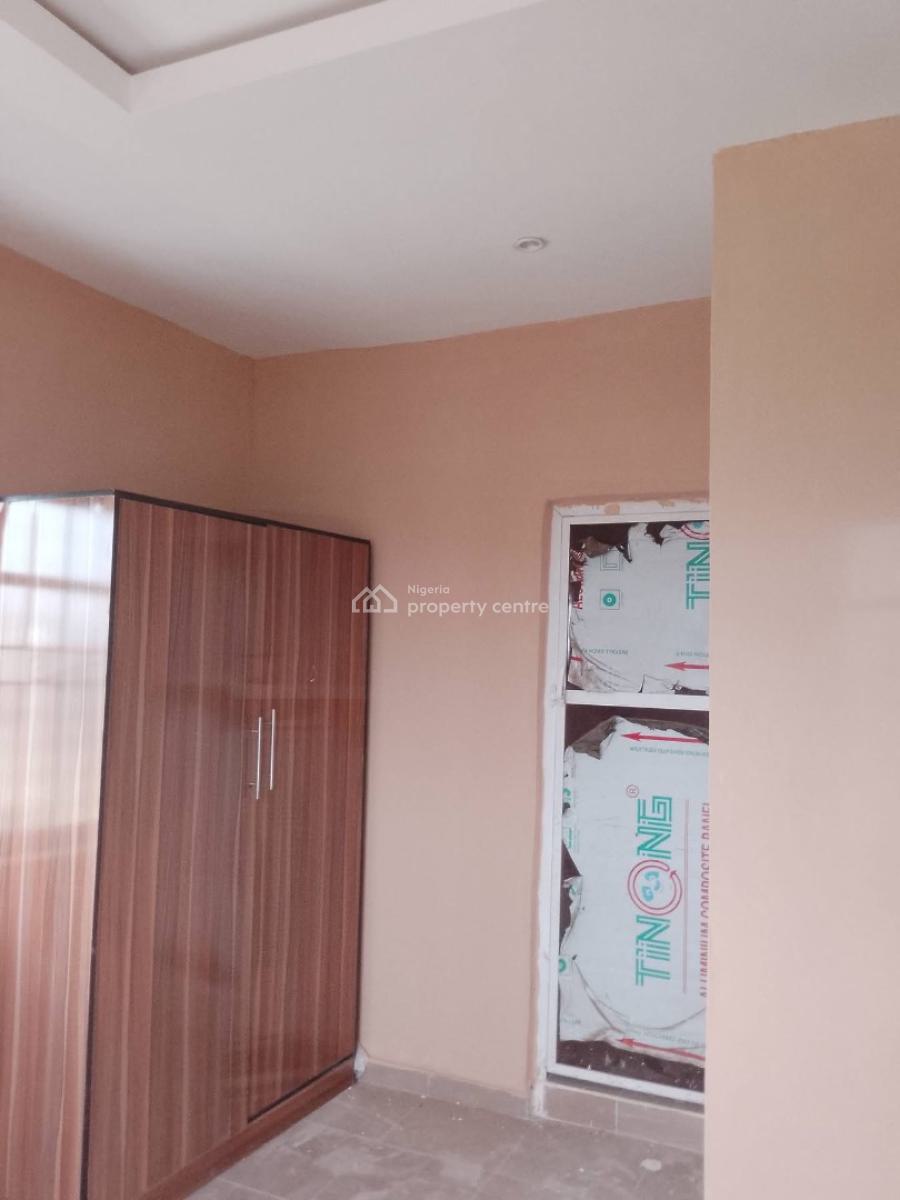 Room and Parlor Pop, Odoguyan Road, Ikorodu, Lagos, Flat / Apartment for Rent