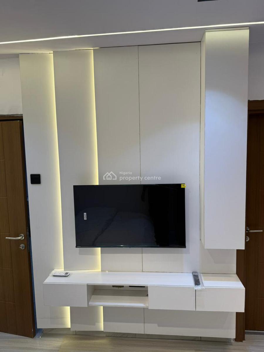 Luxury 2bedrooms Apartment with Elevator and Ps5, Freedom Way, Phase 1, Lekki, Lagos, Flat / Apartment Short Let