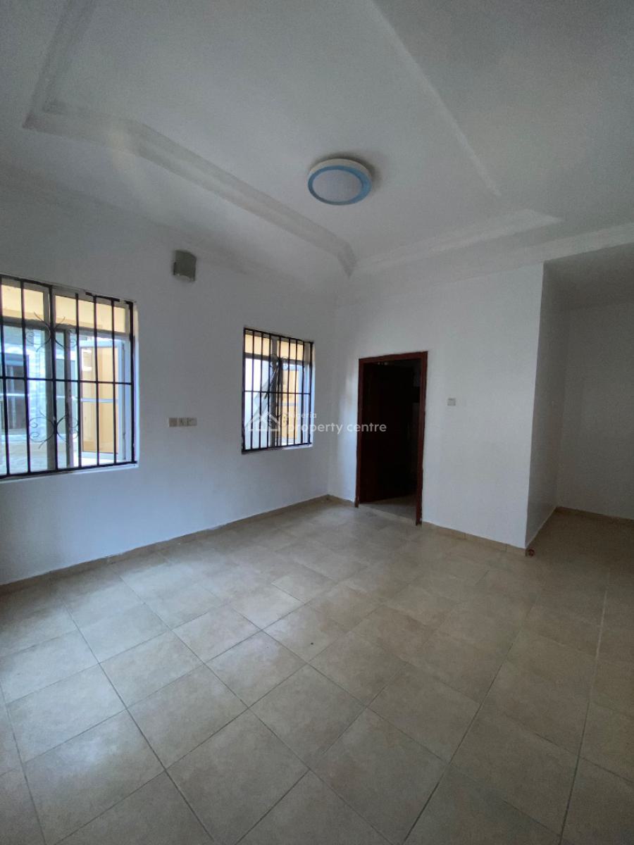 Luxurious, Standard, and Very Spacious  Single Room, Chevron Drive, Lekki Expressway, Lekki, Lagos, Flat / Apartment for Rent