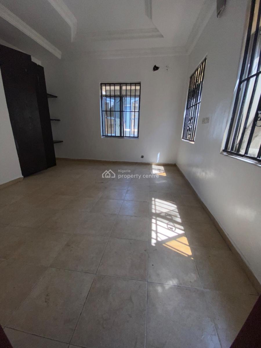Luxurious, Standard, and Very Spacious  Single Room, Chevron Drive, Lekki Expressway, Lekki, Lagos, Flat / Apartment for Rent