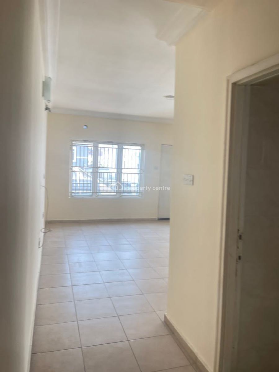 Luxury Standard Ensuit 3 Bedroom Spacious Apt with Bq, in a Serene Environment, Lekki Phase 1, Lekki, Lagos, Flat / Apartment for Rent