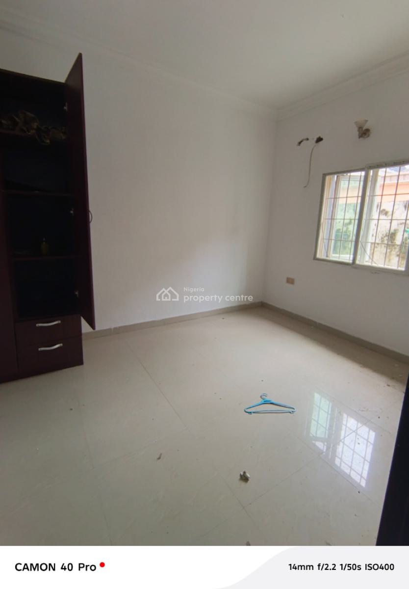 Shared Apartment Room Upstairs in Chevron, Chevy View Estate, Lekki, Lagos, Self Contain (single Rooms) for Rent