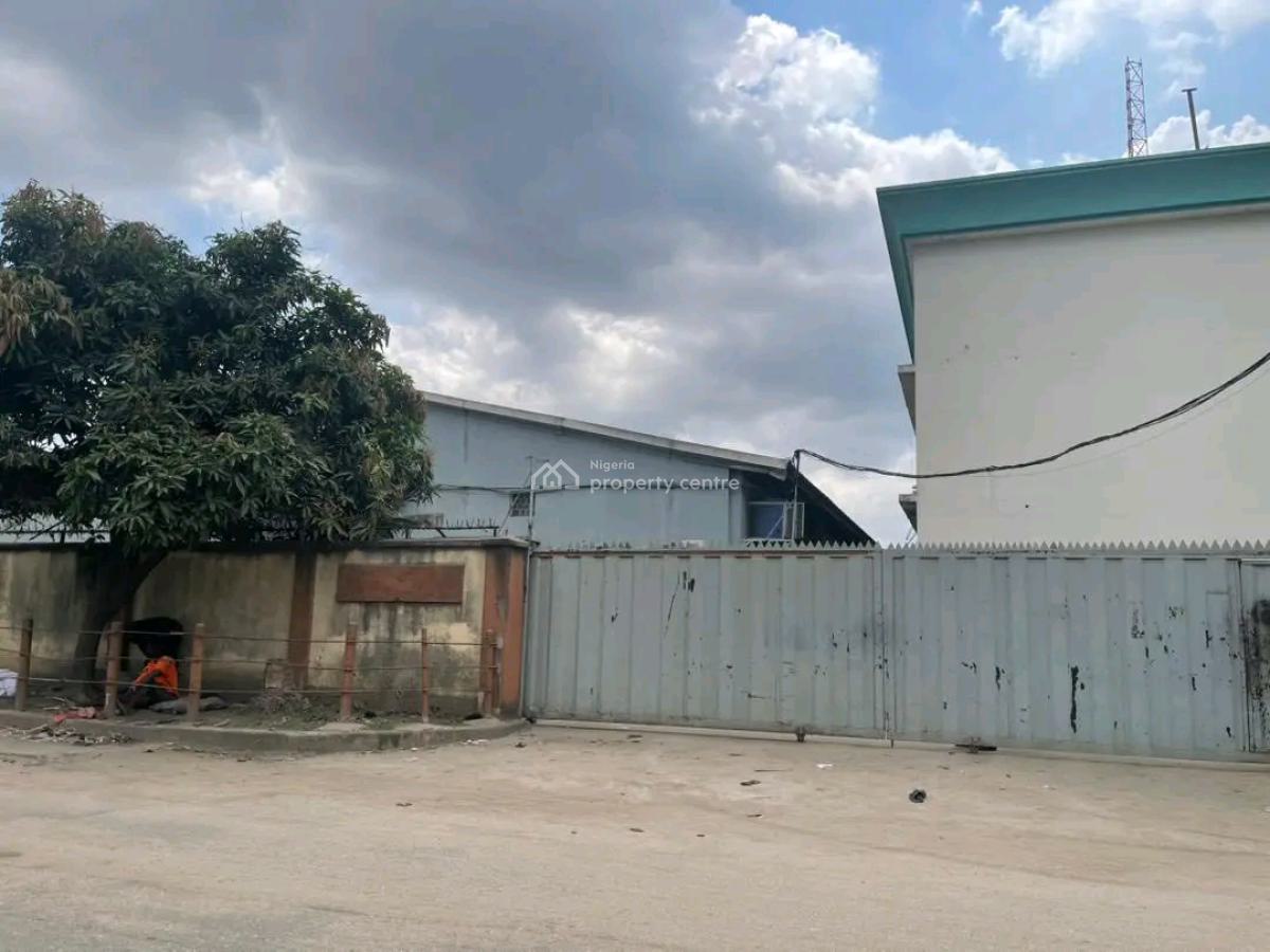 Warehouse, Agege Motor Road, Mushin, Lagos, Warehouse for Sale